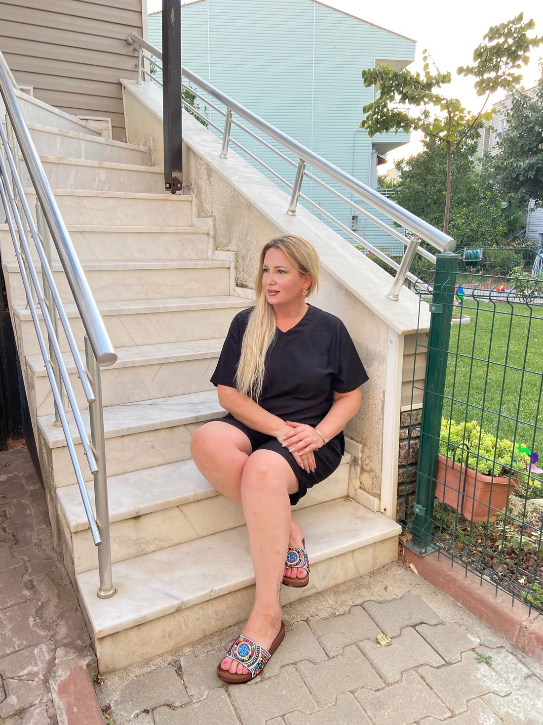 Siyah Cepli Şortlu Takım