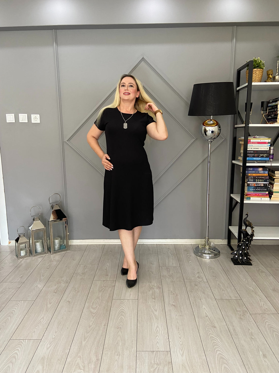 Siyah Bürümcük Kumaş Elbise