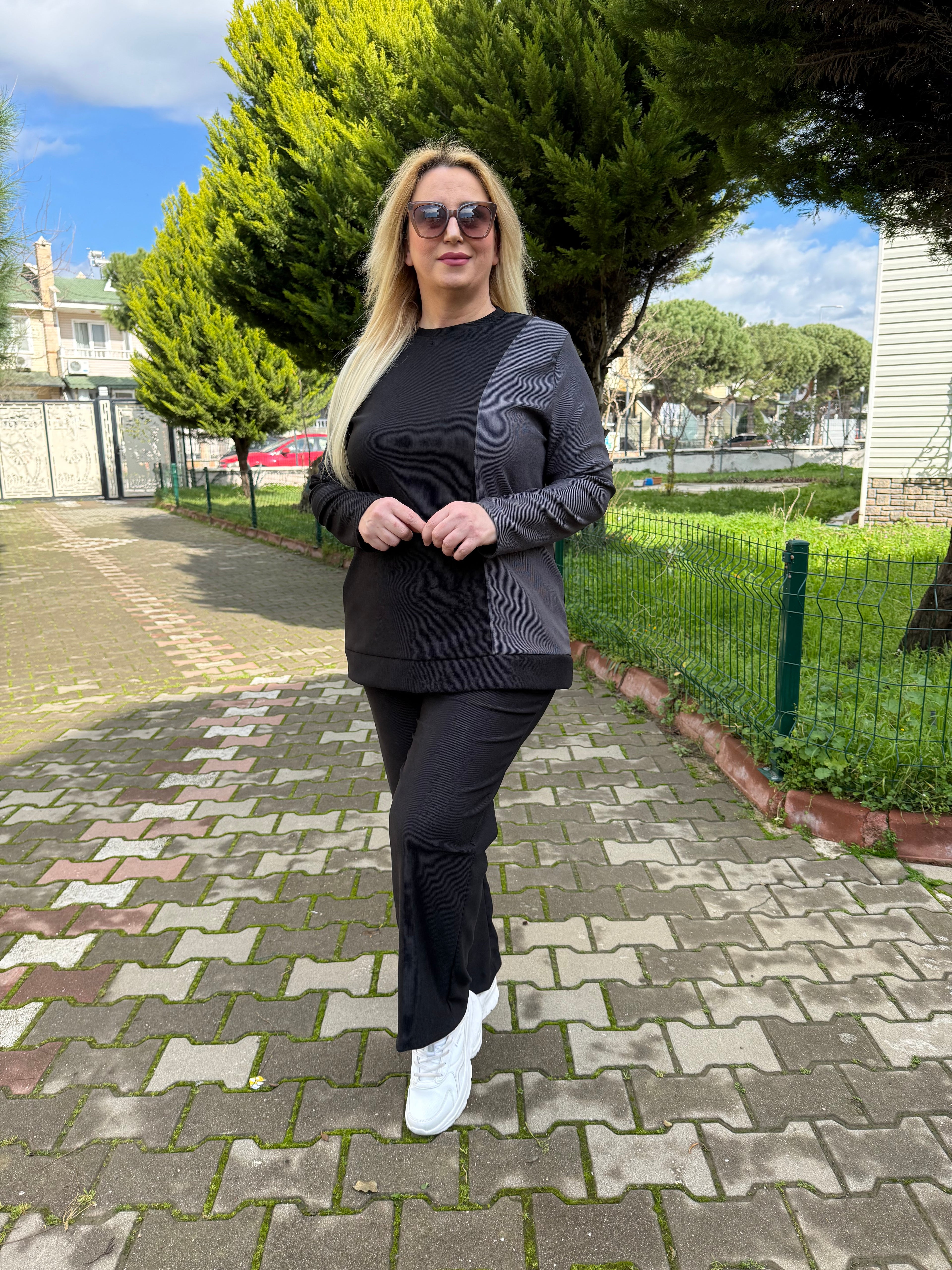 Büyük Beden Siyah - Gri Garnili Eşofman Takımı