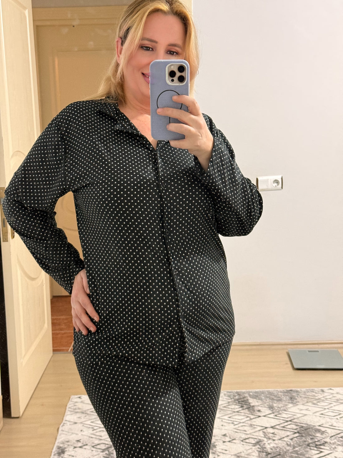 Siyah Puantiyeli Rahat Kalıp Pijama Takımı