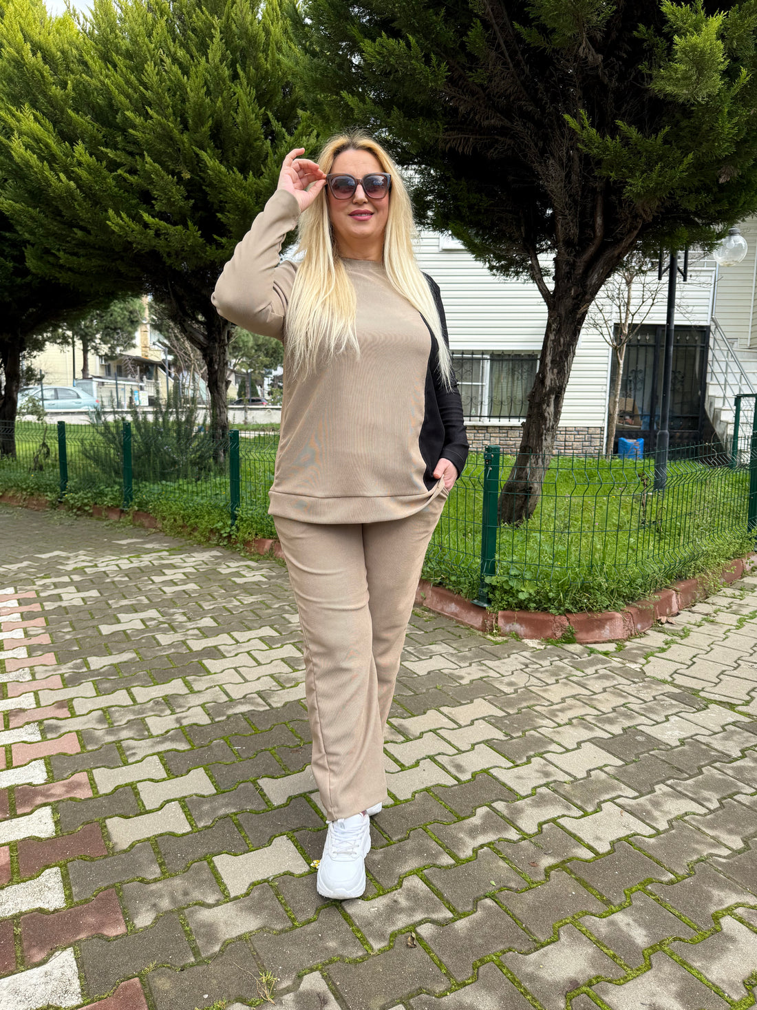 Büyük Beden Siyah - Bej Garnili Eşofman Takımı