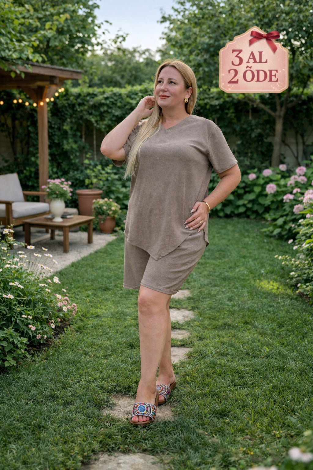 Bej Renkli Cepli Şortlu Takım