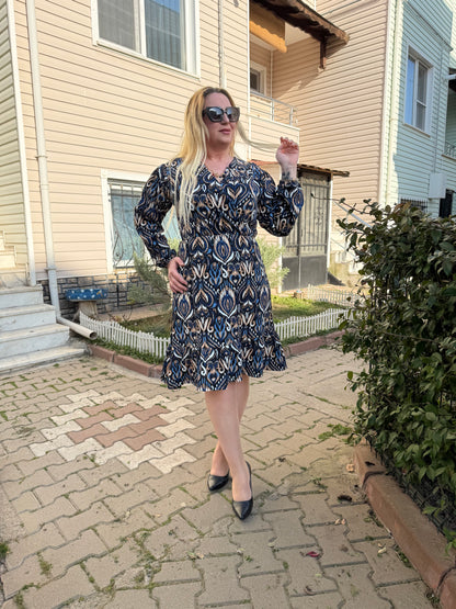 Kravuze Yaka Büyük Beden Mavi Desenli Elbise