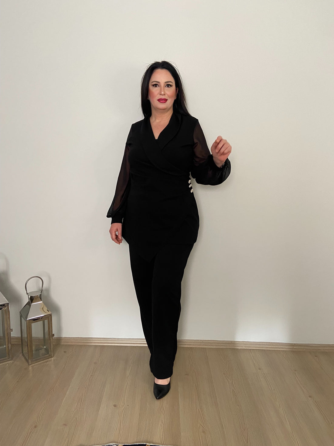 Siyah Özel Tasarım Düğme Detaylı Takım