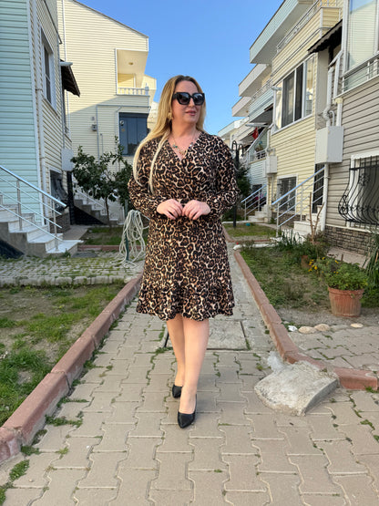 Kravuze Yaka Büyük Beden Leopar Desenli Elbise