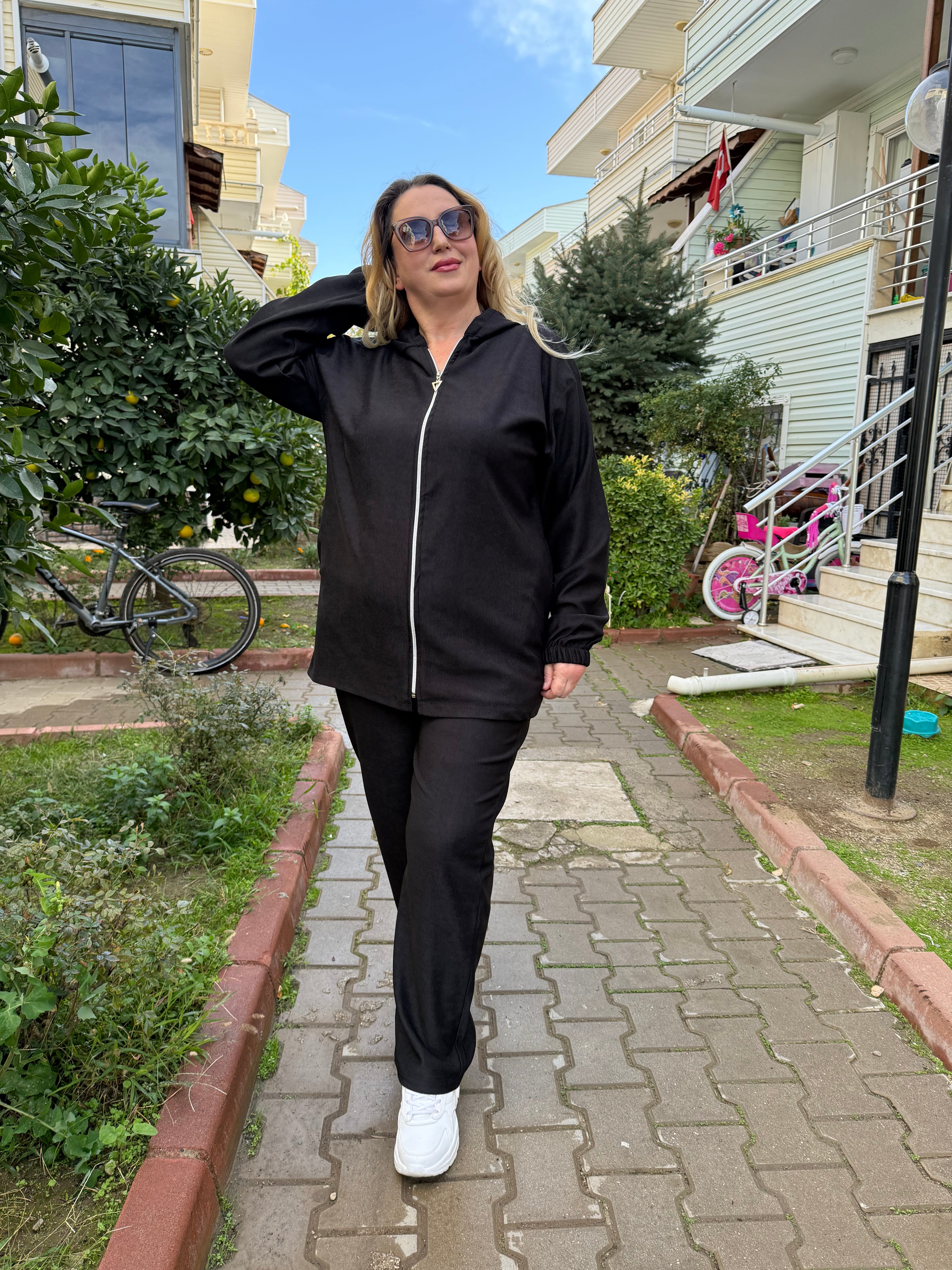 Kadın Fitilli Siyah Eşofman Takımı