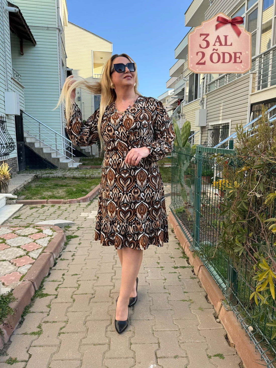 Kravuze Yaka Büyük Beden Kahve Renk Desenli Elbise