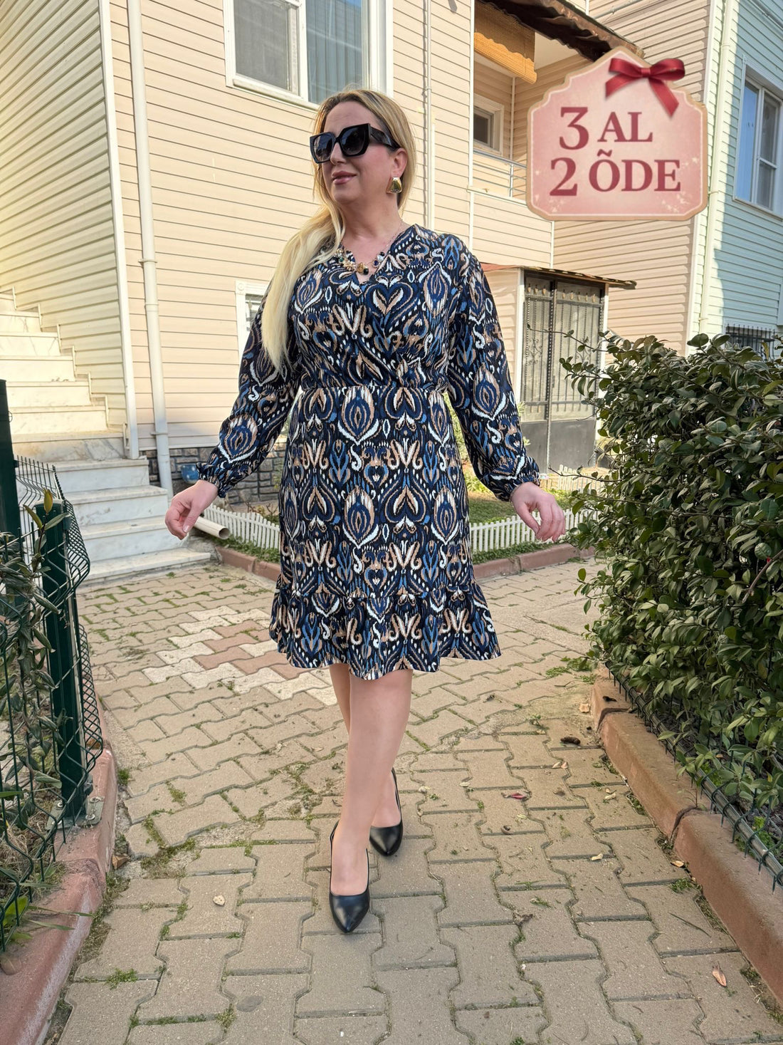 Kravuze Yaka Büyük Beden Mavi Desenli Elbise